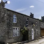 Bridge House Hot Tub Retreat - Holiday home *