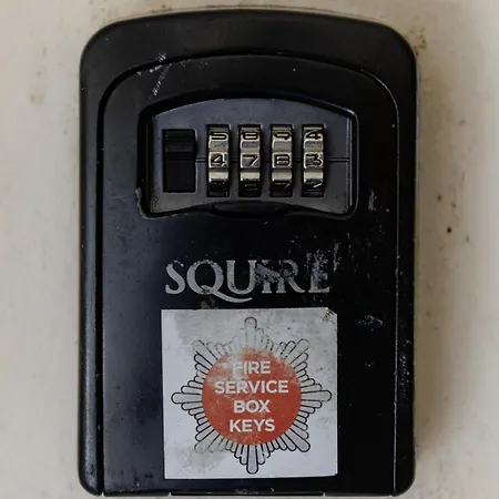 Bridge House Hot Tub Retreat - Ferienhaus *