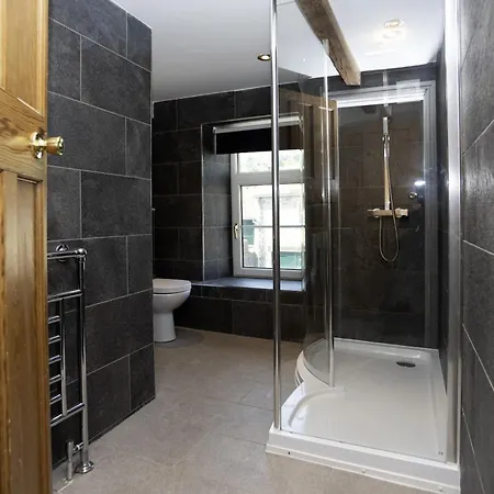 Bridge House Hot Tub Retreat - Ferienhaus