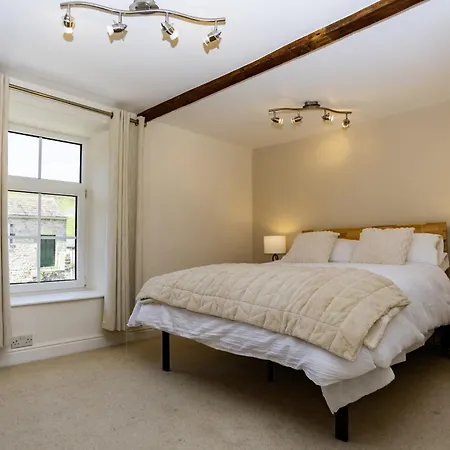 Ferienhaus Bridge House Hot Tub Retreat -