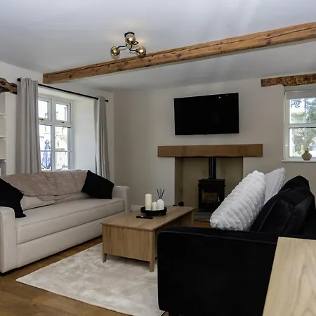 Bridge House Hot Tub Retreat - Ferienhaus