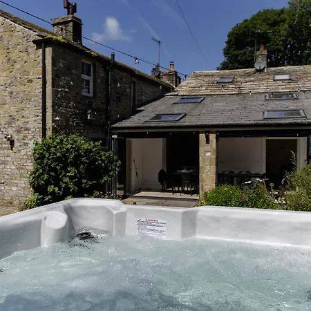 Bridge House Hot Tub Retreat - * كيتلويل