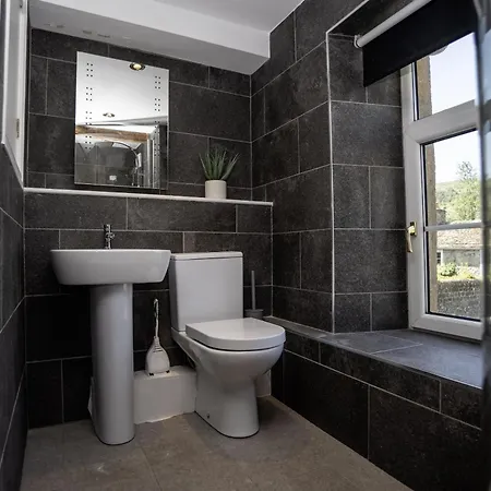بيت للعطل Bridge House Hot Tub Retreat -